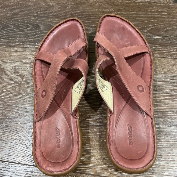 Bogs sandals maroon size 10.5 - Picture 3 of 8